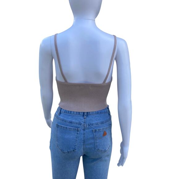 Active USA Womens size M Spaghetti Strap V Neck Crop Top Sleeveless Shirt - Picture 6 of 8